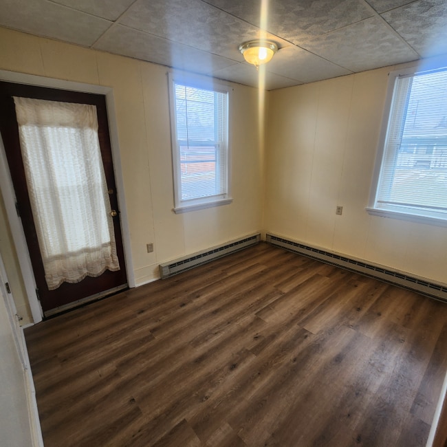 118 W Allegheny St in Martinsburg, PA - Foto de edificio - Building Photo