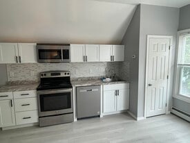 378 Central Ave, Unit C in Norwich, CT - Building Photo