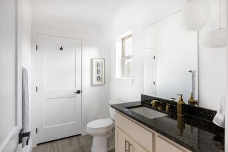 1940 Green Hill Dr in Canyon Lake, TX - Building Photo - Building Photo