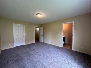 236 College St in Mount Washington, KY - Building Photo - Building Photo