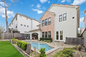 215 Malone St in Houston, TX - Foto de edificio - Building Photo