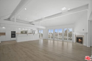 31763 Cottontail Ln in Malibu, CA - Building Photo