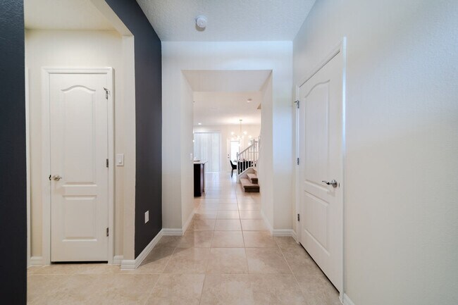 2422 Dubai St in Kissimmee, FL - Building Photo - Building Photo