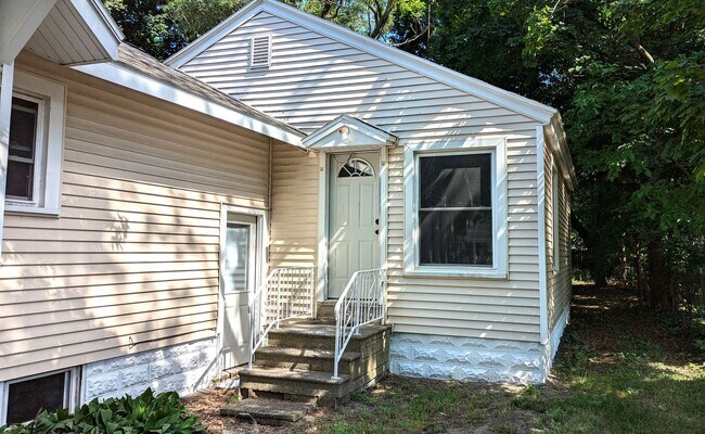 834 W Southern Ave in Muskegon, MI - Building Photo - Building Photo