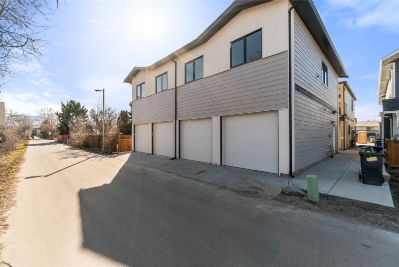 758 Coopland Crescent in Kelowna, BC - Building Photo