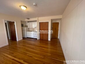 164 North Beacon St, Unit 12 in Boston, MA - Building Photo - Building Photo
