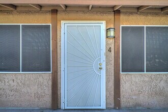 3301 W Loma Ln in Phoenix, AZ - Building Photo - Building Photo