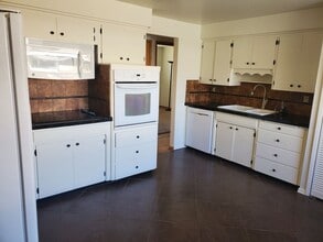 3438 W Beacon Ave in Spokane, WA - Building Photo - Building Photo