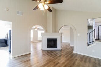 1806 Courtside Pl Dr in Missouri City, TX - Building Photo - Building Photo