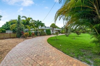 5516 Colbright Rd in Greenacres, FL - Building Photo - Building Photo