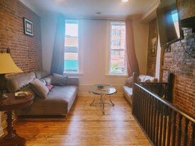 503 W Lexington St, Unit A in Baltimore, MD - Building Photo