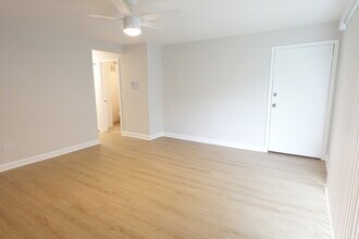 9813 Bianco Terrace in Des Plaines, IL - Building Photo - Building Photo