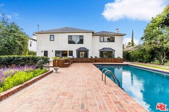 606 N Camden Dr in Beverly Hills, CA - Building Photo - Building Photo