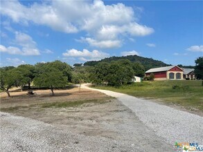 1201 Island View Dr in Canyon Lake, TX - Building Photo - Building Photo