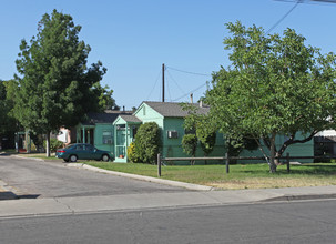 242-248 Corson Ave in Modesto, CA - Building Photo - Building Photo