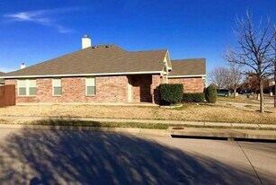 1601 Rialto Way in Justin, TX - Building Photo