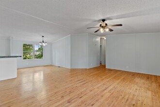 3756 Hickory Ln in Willis, TX - Building Photo - Building Photo