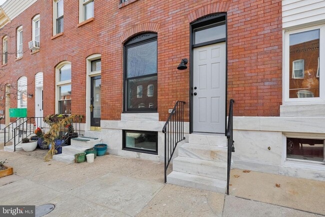 property at 263 S Robinson St