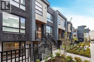 6085 Irmin St in Burnaby, BC - Building Photo - Building Photo