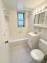 330 E 49th St in New York, NY - Building Photo - Building Photo