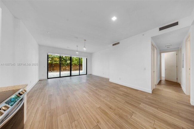 3265 Bird Ave in Miami, FL - Building Photo - Building Photo