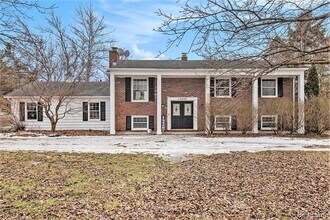 13428 Sequoia Ln in South Lyon, MI - Building Photo - Building Photo