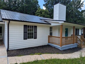 5019 Bird Rd in Gainesville, GA - Building Photo - Building Photo