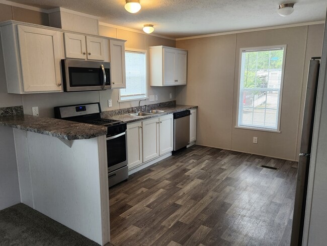 25 E Arizona in Belleville, MI - Building Photo - Building Photo