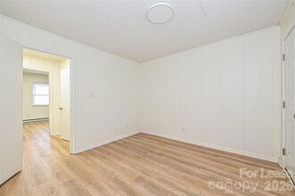 300 E Hudson St, Unit 1100-1131 in Monroe, NC - Foto de edificio - Building Photo