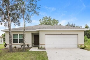 670 Basingstoke Ct in Poinciana, FL - Building Photo