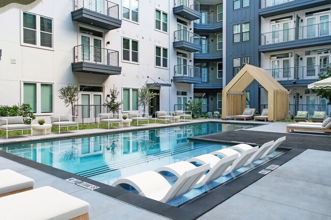 Windsor Commons in Austin, TX - Foto de edificio - Building Photo