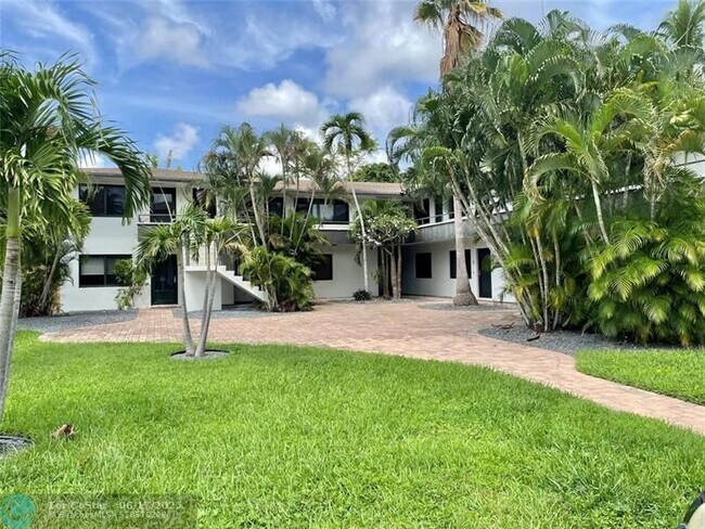 property at 821 N Victoria Park Rd