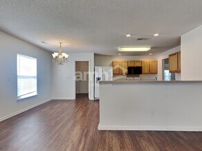 4987 Harthill Ave in Summerville, SC - Foto de edificio - Building Photo