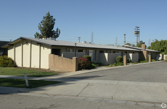 Vista Del Loma in Fresno, CA - Building Photo - Building Photo