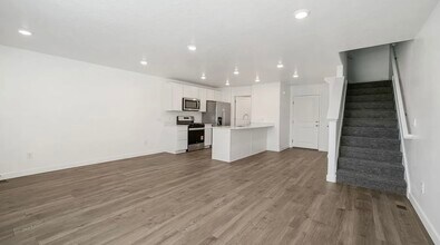 241 N Salty Ln in Saratoga Springs, UT - Building Photo - Building Photo