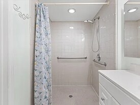 750 Trailwood Path in Bloomfield Township, MI - Building Photo