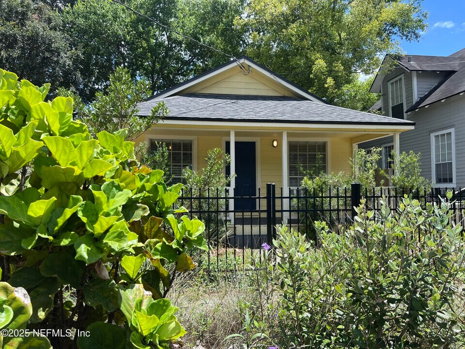 426 Walnut Ct in Jacksonville, FL - Building Photo