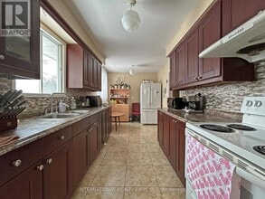 63 Centre St E in Richmond Hill, ON - Building Photo - Building Photo