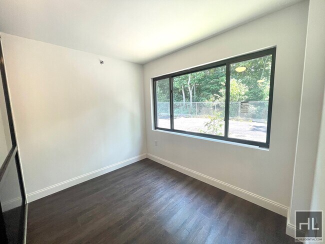 67-47 Alderton St-Unit -2 in Queens, NY - Building Photo - Building Photo