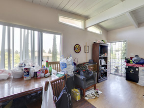 3122 Coolidge Ave in Oakland, CA - Building Photo - Interior Photo