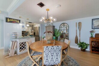 5600 N Flagler Dr in West Palm Beach, FL - Building Photo - Building Photo