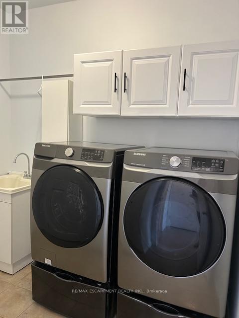 99 Panabaker Dr in Hamilton, ON - Building Photo - Building Photo