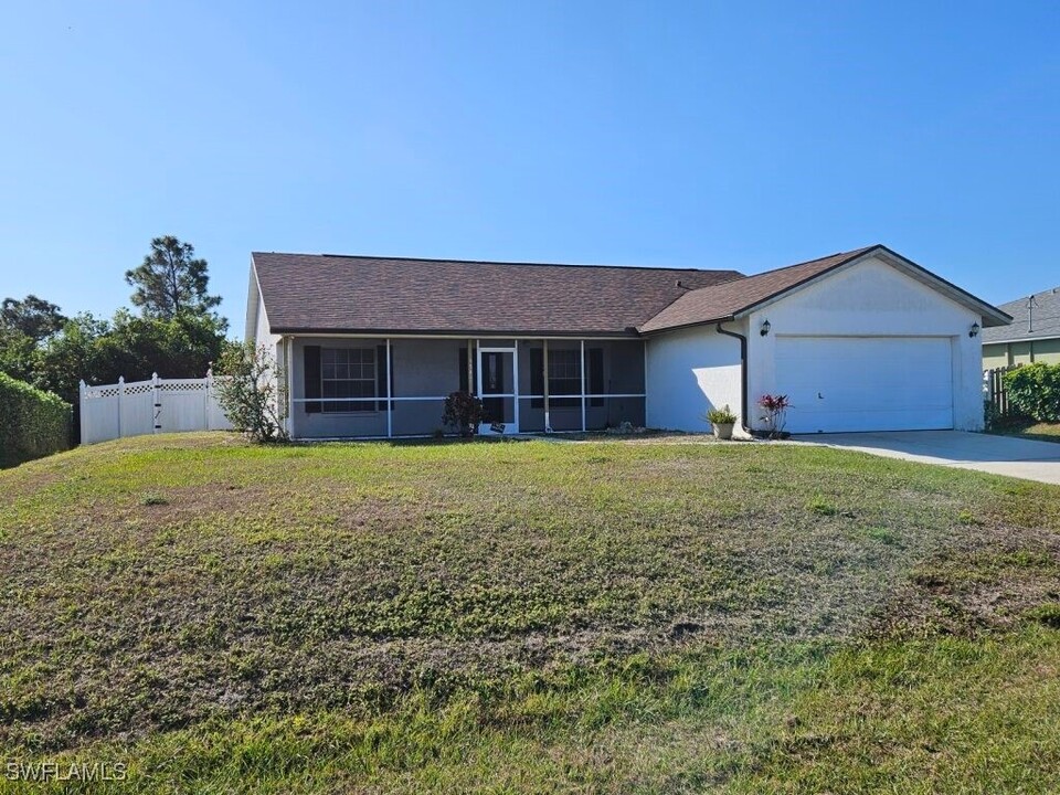 5543 Berryman St in Lehigh Acres, FL - Building Photo