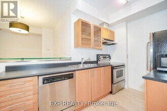 438-1438 Richmond St W in Toronto, ON - Building Photo - Building Photo