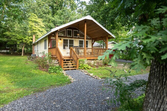 property at 809 Montreat Rd