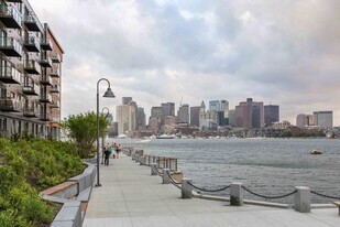 45 Lewis St in Boston, MA - Building Photo