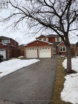 5255 Tagish Ct in Mississauga, ON - Building Photo