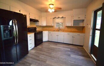 2114 S Ave F in Crowley, LA - Building Photo - Building Photo