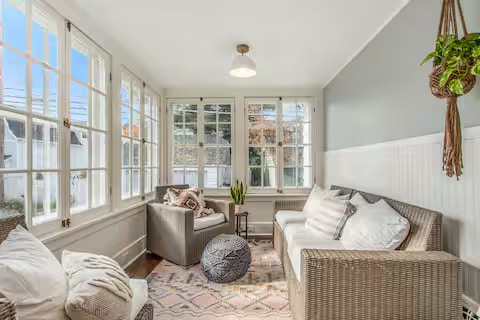 512 Woodlawn Ave in Grand Haven, MI - Foto de edificio