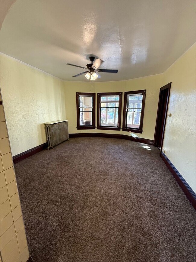 2252 S 7th St in Milwaukee, WI - Foto de edificio - Building Photo